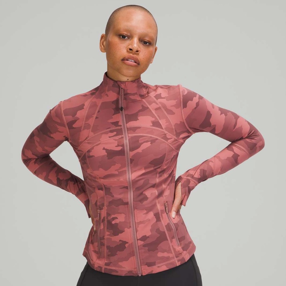 Lululemon Define Jacket
Heritage 365 Camo Brier Rose Multi | Size 14